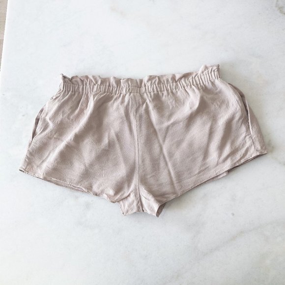 Aritzia Wilfred Montrouge cream / beige / khaki colored shorts drawstring (M) - Picture 3 of 7